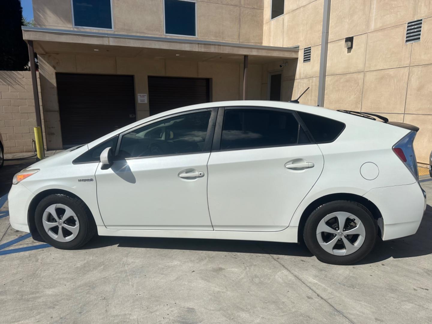 2012 WHITE Toyota Prius Cloth (JTDKN3DU3C1) with an 4 Cylinder engine, AUTOMATIC transmission, located at 30 S. Berkeley Avenue, Pasadena, CA, 91107, (626) 248-7567, 34.145447, -118.109398 - Photo#1